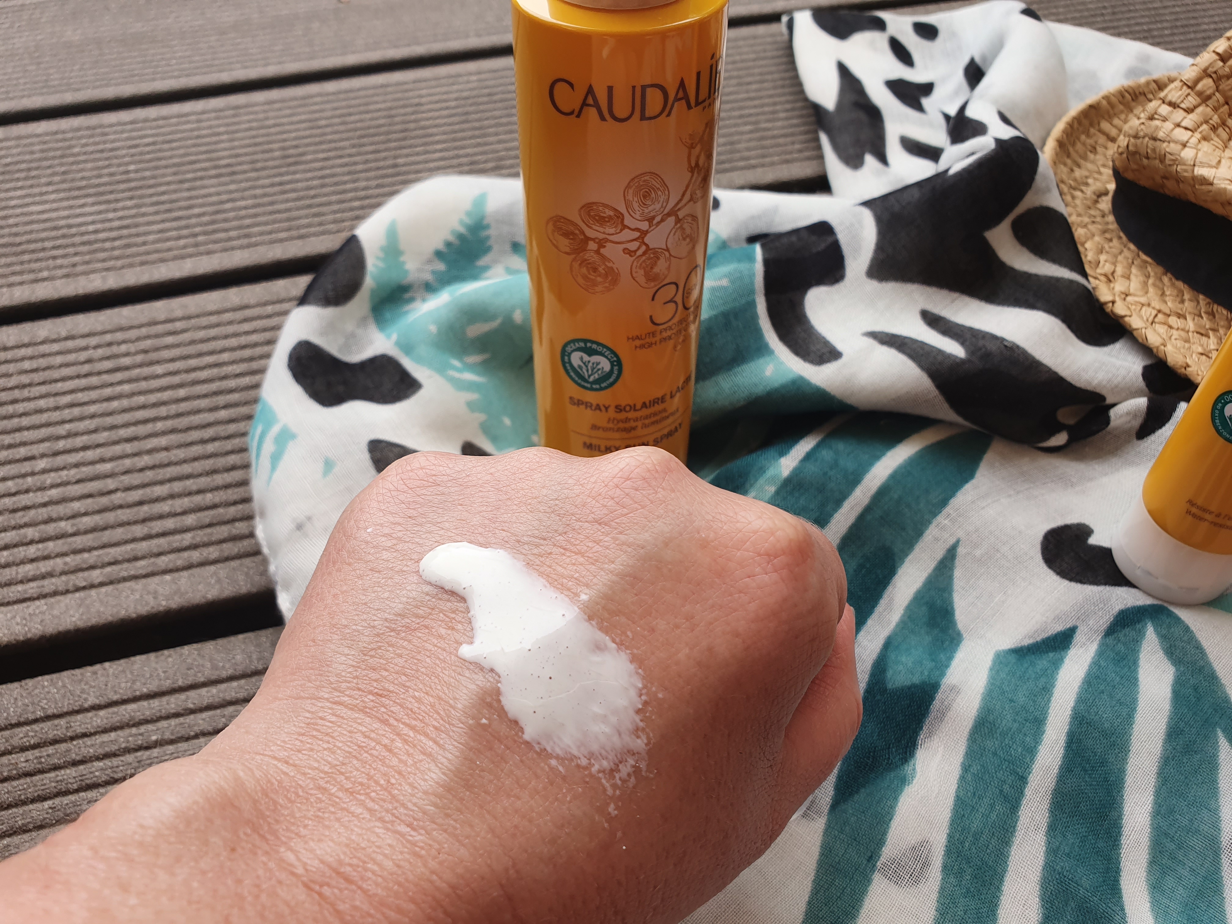 Texture Spray solaire lacté Caudalie